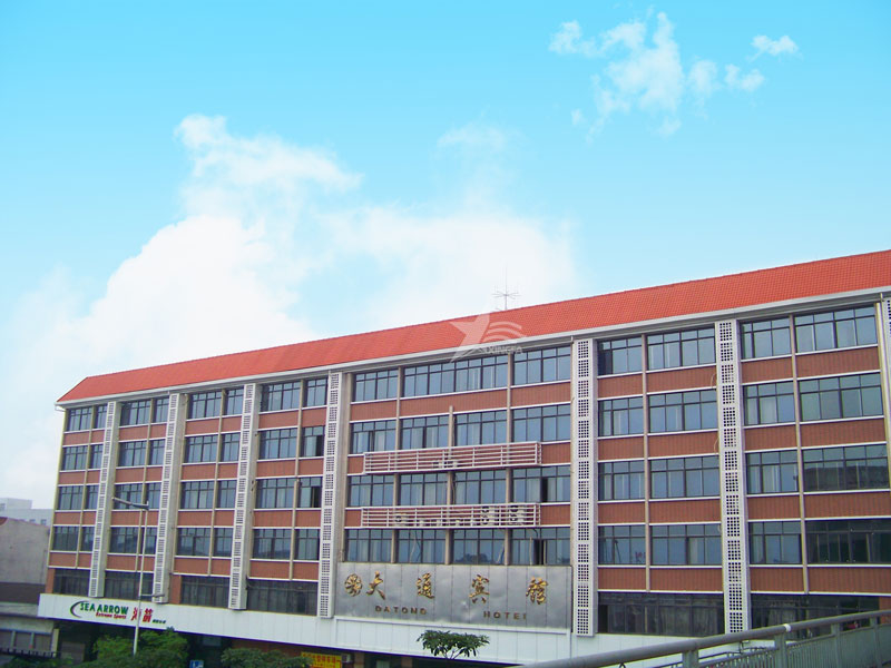 合成樹脂瓦：輕材質(zhì)高性能，助力屋面建材市場(chǎng)持續(xù)發(fā)展
