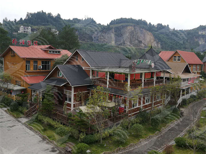 選擇合成樹脂瓦，為南方屋頂雨季防水護航